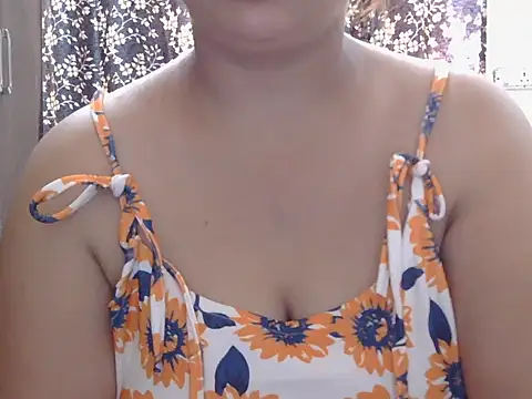 Roxy sweety  online show from September 28, 2025, 5:03 am