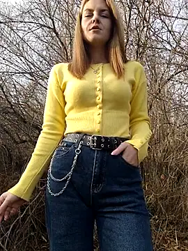 Snapshot of YOOUR_EVAA chatting on November 20, 2025, 8:59 am YOOUR EVAA online show from November 20, 2025, 8:59 am