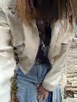 Snapshot of YOOUR_EVAA chatting on October 26, 2025, 9:31 am YOOUR EVAA online show from October 26, 2025, 9:31 am