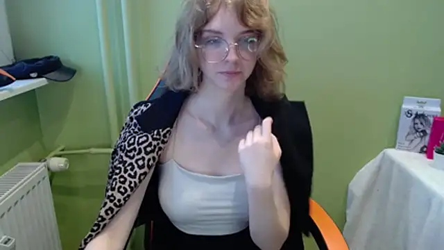 Snapshot of juicyPenny chatting on November 26, 2025, 7:41 am juicyPenny online show from November 26, 2025, 7:41 am