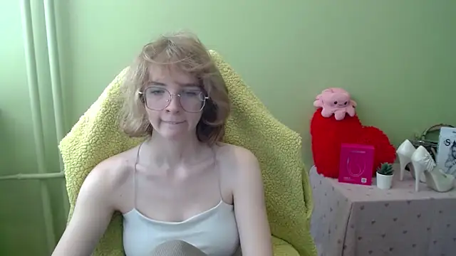 Snapshot of juicyPenny chatting on November 6, 2025, 7:34 am juicyPenny online show from November 6, 2025, 7:34 am