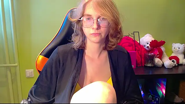 juicyPenny online show from July 28, 2026, 11:17 am
