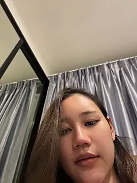 cherrycuteasian online show from May 13, 2026, 12:34 pm