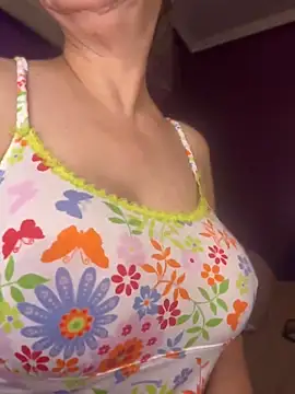 Snapshot of milfevapeccato chatting on June 1, 2026, 3:18 am milfevapeccato online show from June 1, 2026, 3:18 am