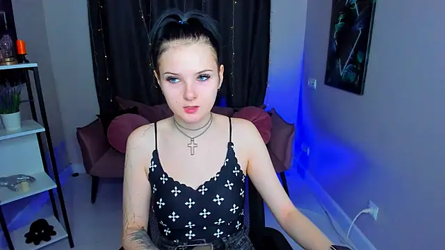 Leila xxBaby online show from November 2, 2025, 11:37 am