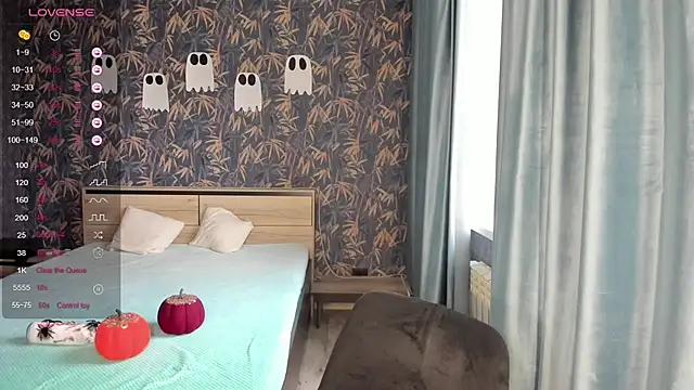 Kseni a online show from October 29, 2025, 8:57 am