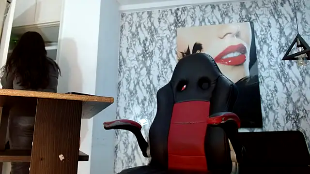 mariani smith online show from November 19, 2025, 12:16 pm