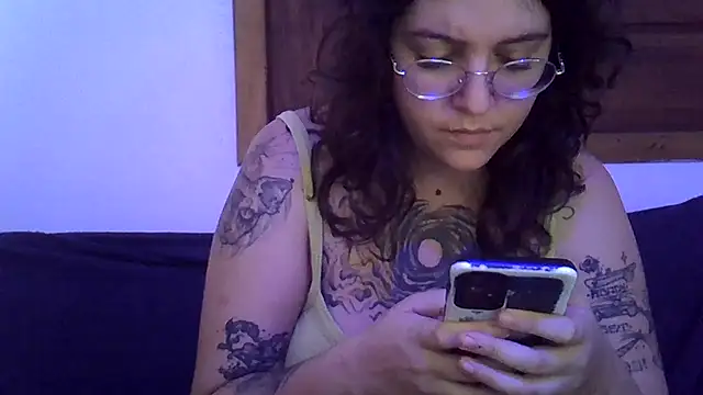 Blue Liz online show from November 30, 2025, 1:12 pm