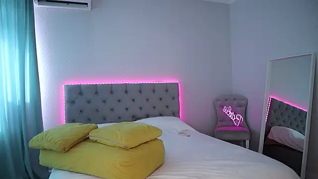 Katherinepinke online show from October 31, 2025, 7:49 am