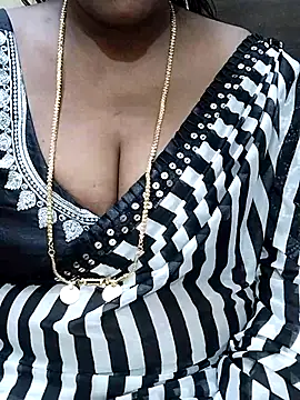 Snapshot of shobini chatting on October 22, 2025, 1:54 pm shobini online show from October 22, 2025, 1:54 pm