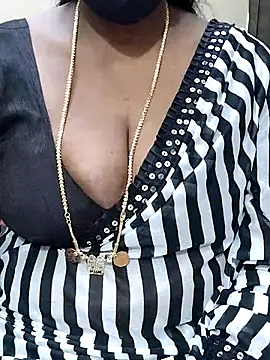 Snapshot of shobini chatting on November 11, 2025, 6:41 am shobini online show from November 11, 2025, 6:41 am