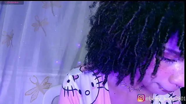 bettyboo2801 online show from February 12, 2026, 2:22 am