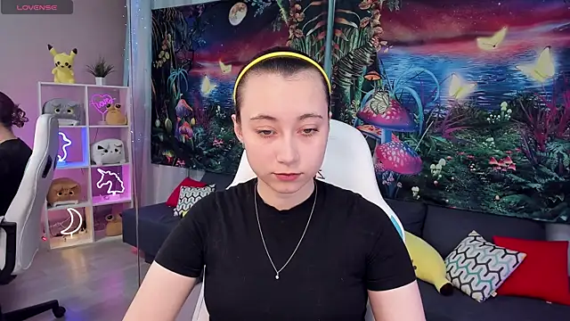 ClaraParks online show from October 17, 2025, 5:59 pm