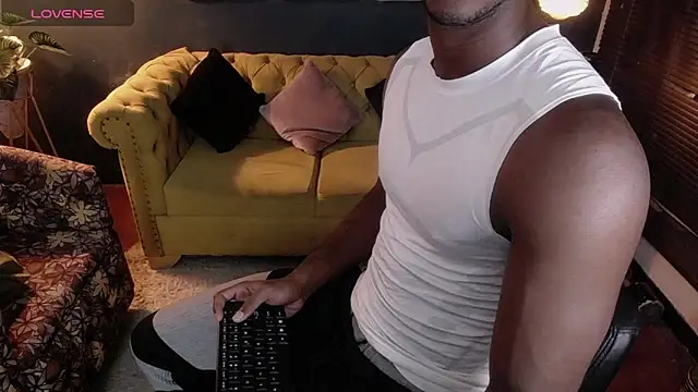 blackbignude online show from January 15, 2026, 1:31 am