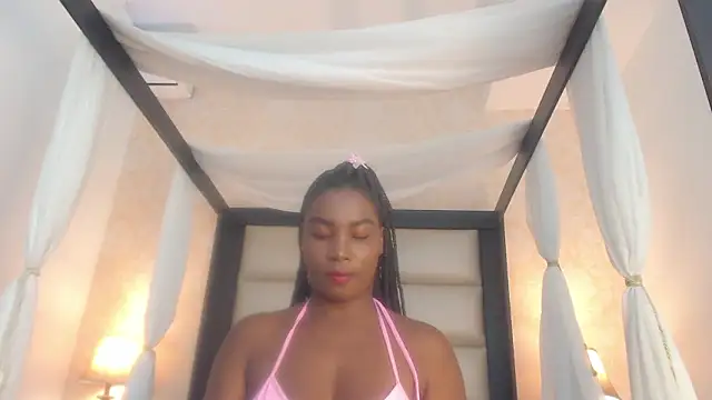 AvaLucci online show from January 8, 2026, 12:55 pm