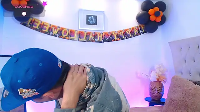 Dulcey  online show from October 21, 2025, 5:29 am