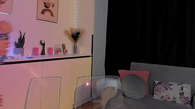 EvaBllake online show from October 17, 2025, 5:55 am