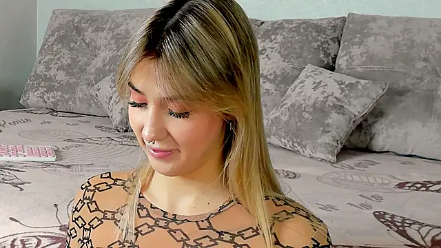 Bella svon online show from November 16, 2025, 9:25 am