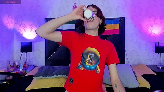 danny rios20 online show from October 18, 2025, 1:35 pm