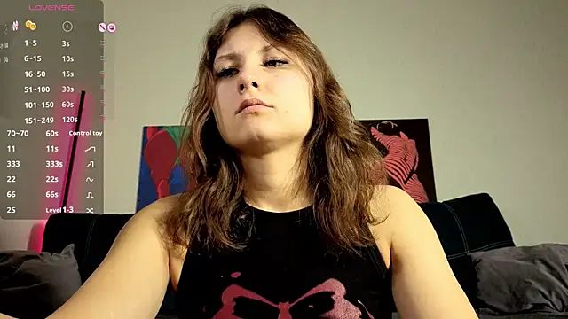 TrixiBell online show from November 19, 2025, 4:56 am