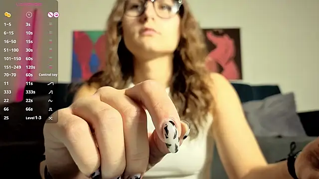 TrixiBell online show from October 10, 2025, 4:13 am