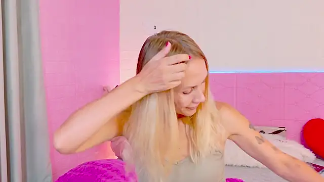 Snapshot of goddess_kate__ chatting on September 16, 2025, 9:54 am goddess kate online show from September 16, 2025, 9:54 am