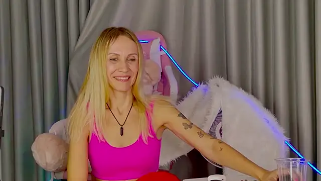 Snapshot of goddess_kate__ chatting on November 4, 2025, 12:31 pm goddess kate online show from November 4, 2025, 12:31 pm