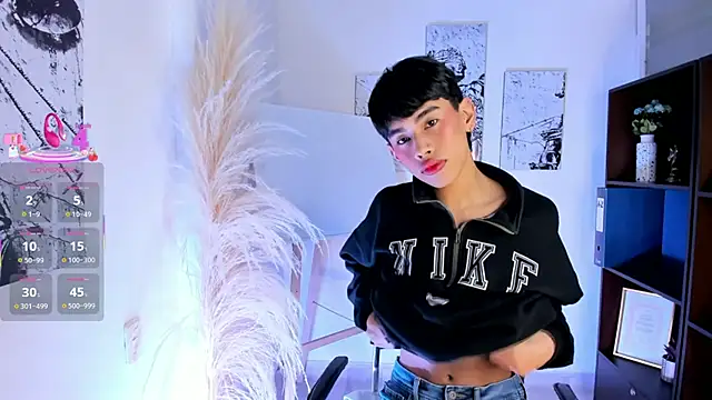 Jim twink online show from November 25, 2025, 7:47 pm