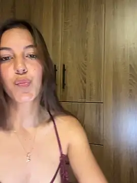 Snapshot of Emmy_Meadows chatting on May 15, 2026, 11:47 pm Emmy Meadows online show from May 15, 2026, 11:47 pm