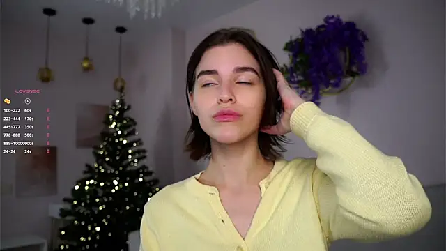 EleneButton online show from December 21, 2025, 1:08 am