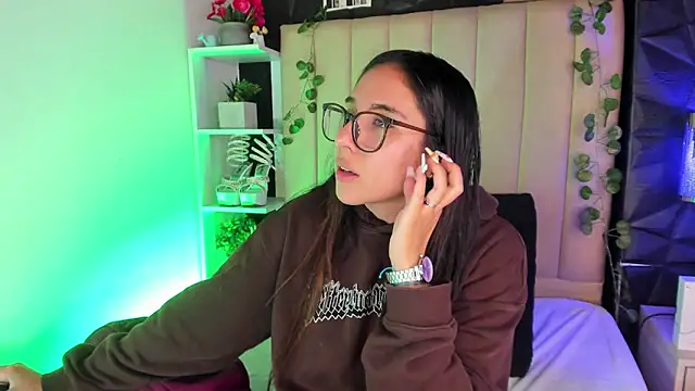 Bonnali lune online show from February 5, 2026, 10:05 pm