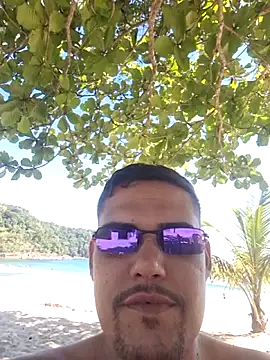 feehzungi0000 online show from November 29, 2025, 5:57 pm