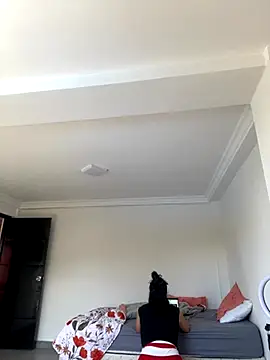 JuanitaMore01 online show from October 28, 2025, 1:32 pm