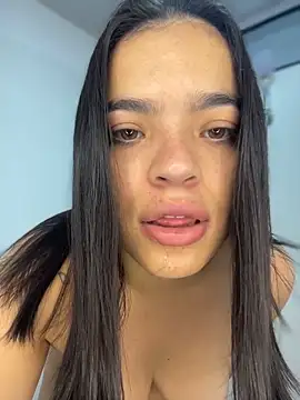 JuanitaMore01 online show from February 15, 2026, 8:19 pm