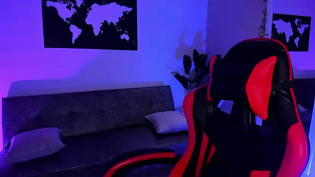 Snapshot of ZoeValencia1 chatting on October 15, 2025, 12:13 pm ZoeValencia1 online show from October 15, 2025, 12:13 pm