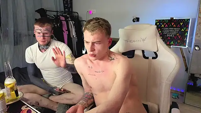 callmealexthx online show from April 1, 2026, 7:33 pm