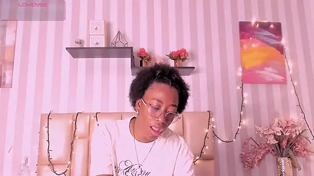 DarkHoneyy online show from February 20, 2026, 12:51 pm