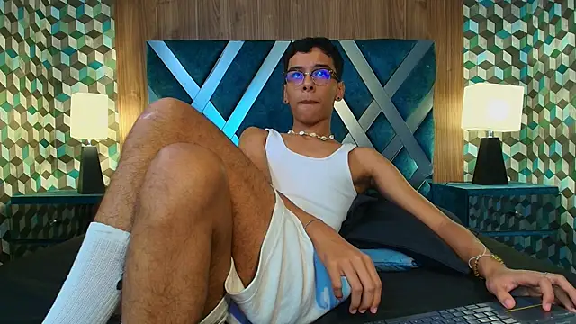 Snapshot of Aiden_Royce chatting on September 20, 2025, 10:26 pm Aiden Royce online show from September 20, 2025, 10:26 pm