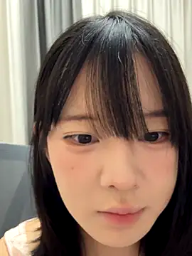 Snapshot of EnEn_xiaobao chatting on October 18, 2025, 12:40 pm EnEn xiaobao online show from October 18, 2025, 12:40 pm