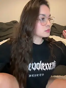 liloush   online show from March 5, 2026, 9:22 pm