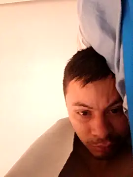 Snapshot of josrenyerz chatting on December 20, 2025, 1:25 pm josrenyerz online show from December 20, 2025, 1:25 pm