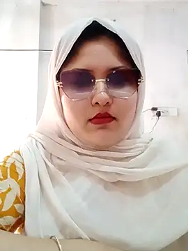 Snapshot of Nusrat-N chatting on June 12, 2026, 8:23 am Nusrat-N online show from June 12, 2026, 8:23 am