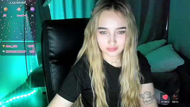 TaisiaHot online show from March 18, 2026, 9:12 am