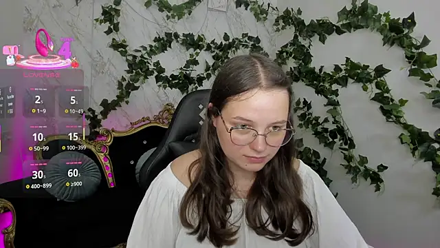 Snapshot of SophieDreamss chatting on September 24, 2025, 12:55 pm SophieDreamss online show from September 24, 2025, 12:55 pm