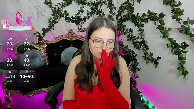 Snapshot of SophieDreamss chatting on September 29, 2025, 1:17 pm SophieDreamss online show from September 29, 2025, 1:17 pm