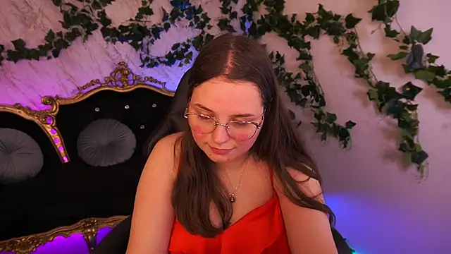 Snapshot of SophieDreamss chatting on October 18, 2025, 1:57 pm SophieDreamss online show from October 18, 2025, 1:57 pm