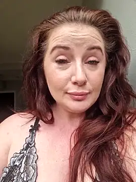 Snapshot of RosieMilff chatting on November 11, 2025, 9:48 am RosieMilff online show from November 11, 2025, 9:48 am