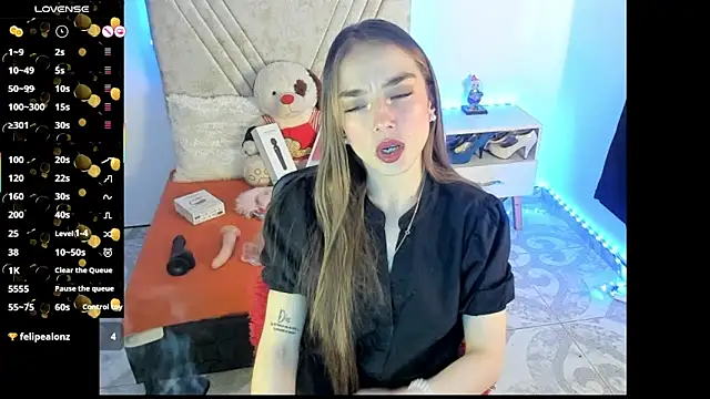 Snapshot of Mia_Victoria22 chatting on June 10, 2026, 6:42 pm Mia Victoria22 online show from June 10, 2026, 6:42 pm