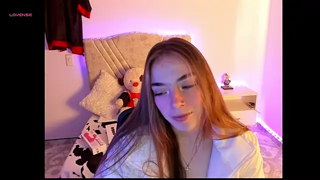 Mia Victoria22 online show from March 13, 2026, 1:49 pm