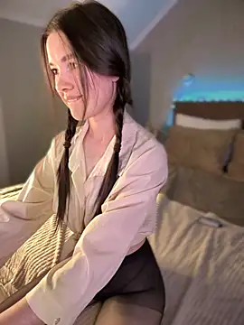 Marryme- online show from September 15, 2025, 1:55 pm